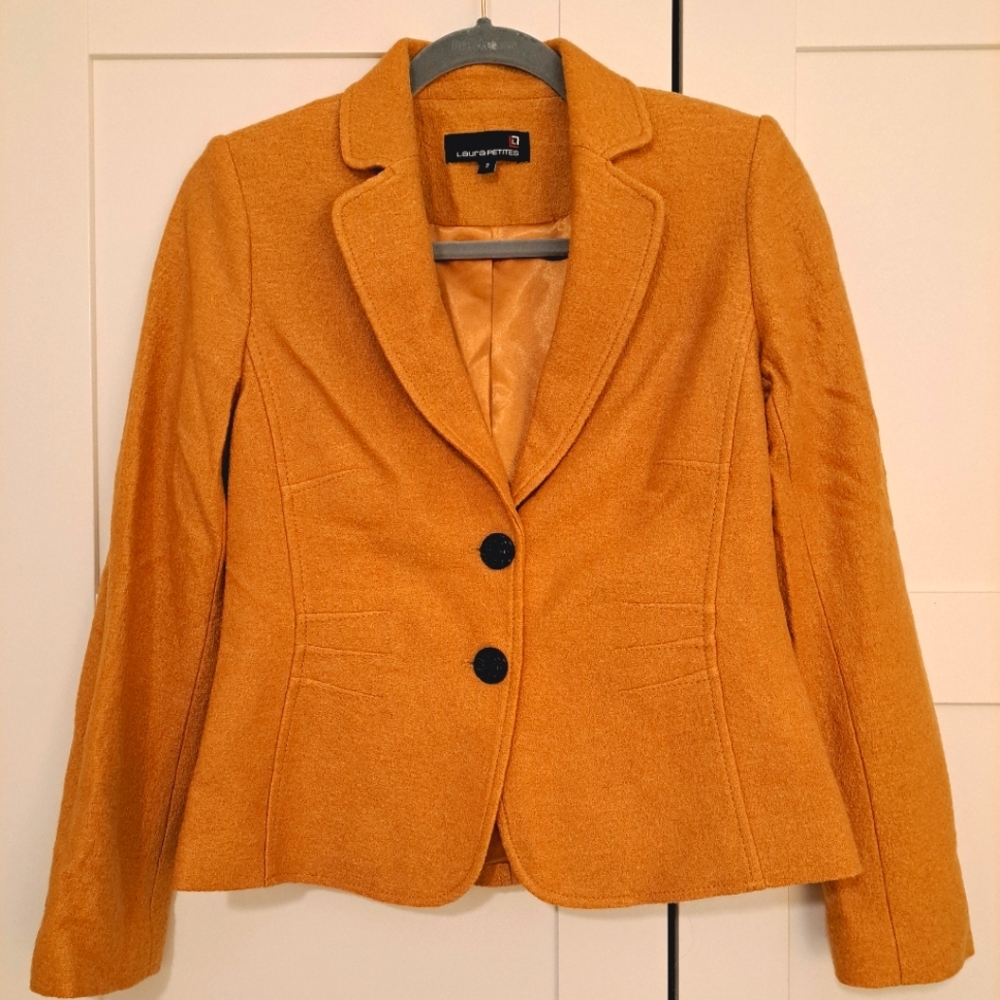 ⭐️Mustard yellow blazer woven look with buttons